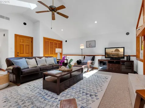 715 N Laurel Street Cannon Beach OR 97110