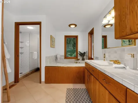 715 N Laurel Street Cannon Beach OR 97110