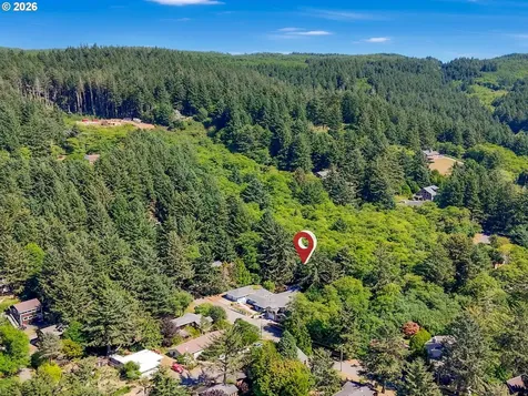 715 N Laurel Street Cannon Beach OR 97110