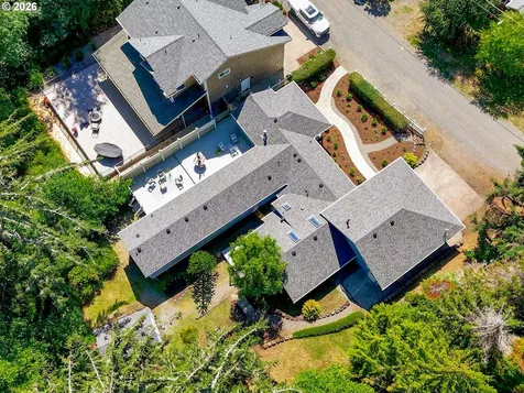 715 N Laurel Street Cannon Beach OR 97110