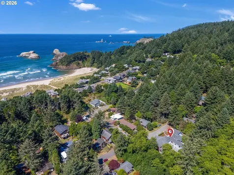 715 N Laurel Street Cannon Beach OR 97110