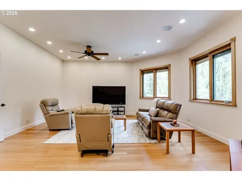 37871 Jasper Lowell Road Jasper OR 97438