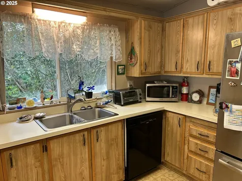 1601 Rhododendron Drive Florence OR 97439