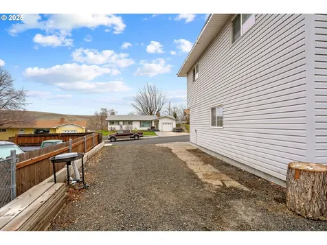 3226 SW Isaac Avenue Pendleton OR 97801
