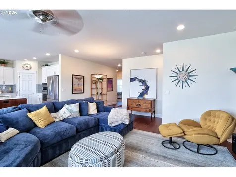 2817 N Estate Street Newberg OR 97132