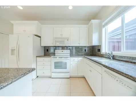 3329 Lake Wood Drive Eugene OR 97408
