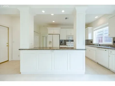 3329 Lake Wood Drive Eugene OR 97408
