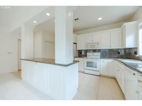 3329 Lake Wood Drive Eugene OR 97408
