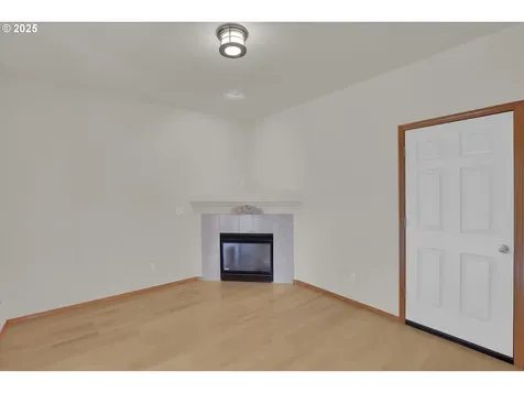 8605 NE Milton Street Portland OR 97220