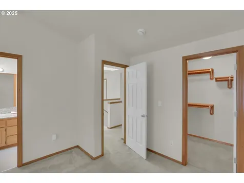 8605 NE Milton Street Portland OR 97220