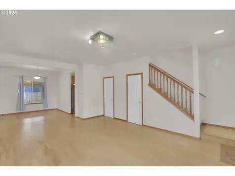 8605 NE Milton Street Portland OR 97220
