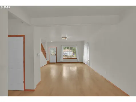 8605 NE Milton Street Portland OR 97220