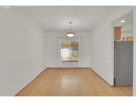 8605 NE Milton Street Portland OR 97220