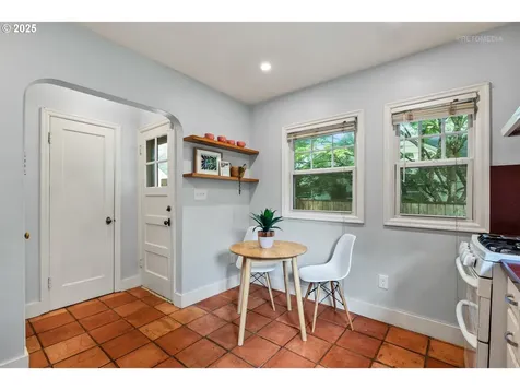 5715 NE 36th Avenue Portland OR 97211