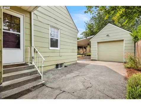 5715 NE 36th Avenue Portland OR 97211