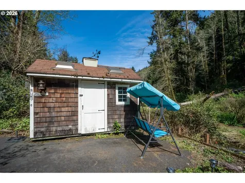 1415 N Alvord Lane Otis OR 97368