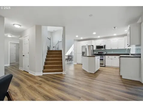 878 Meadowlawn Place Molalla OR 97038