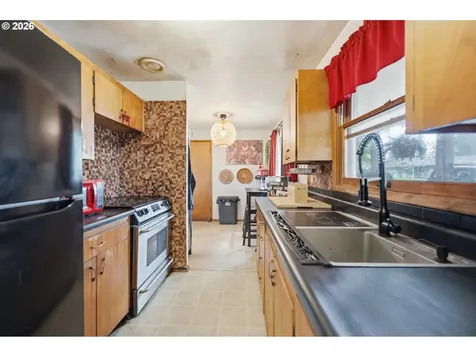 18630 SE Yamhill Circle Portland OR 97233