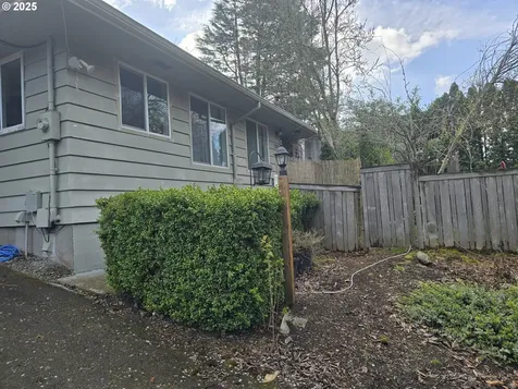 7922 SW Capitol Hill Road Portland OR 97219