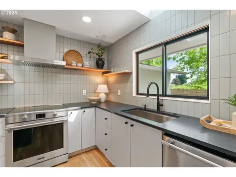 2506 SE Lincoln Street Portland OR 97214