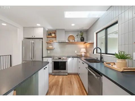 2506 SE Lincoln Street Portland OR 97214