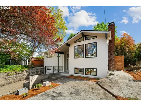 2506 SE Lincoln Street Portland OR 97214