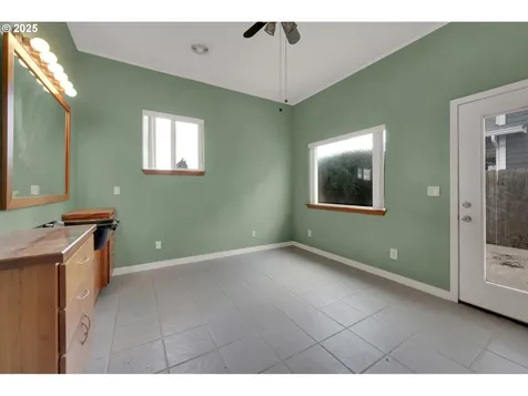 2475 S 8th Street Cottage Grove OR 97424