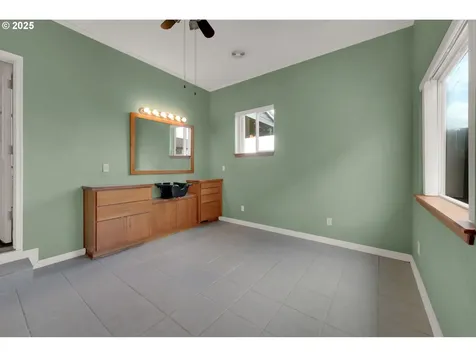 2475 S 8th Street Cottage Grove OR 97424