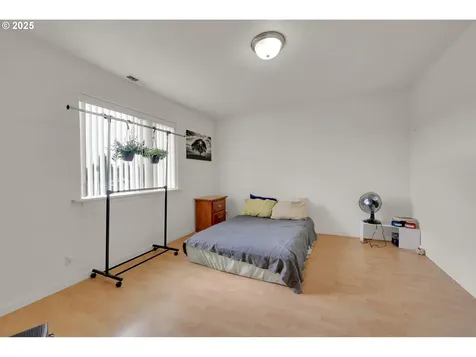 2475 S 8th Street Cottage Grove OR 97424
