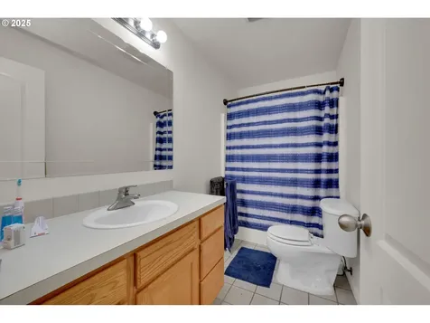 2475 S 8th Street Cottage Grove OR 97424