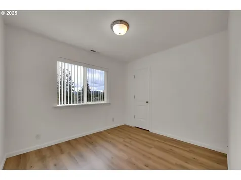 2475 S 8th Street Cottage Grove OR 97424