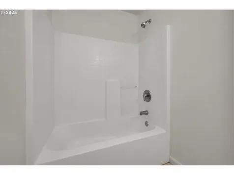 2475 S 8th Street Cottage Grove OR 97424