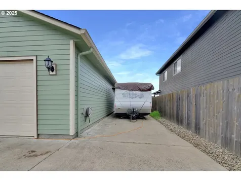 2475 S 8th Street Cottage Grove OR 97424
