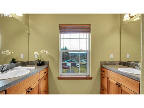 1013 4th Avenue Vernonia OR 97064