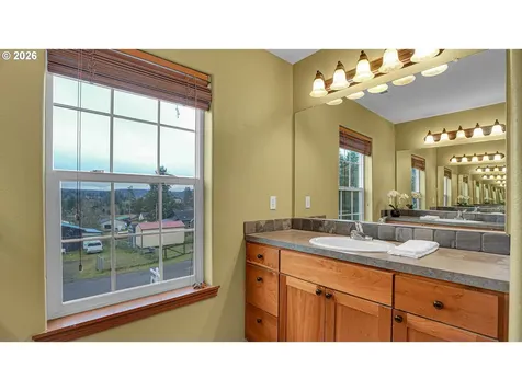 1013 4th Avenue Vernonia OR 97064