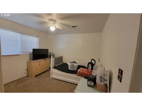 724 NE Laurance Street Myrtle Creek OR 97457