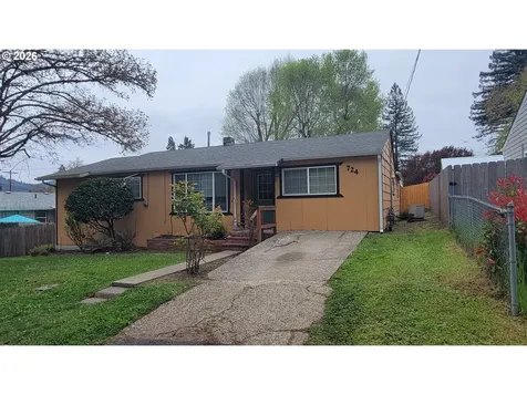 724 NE Laurance Street Myrtle Creek OR 97457