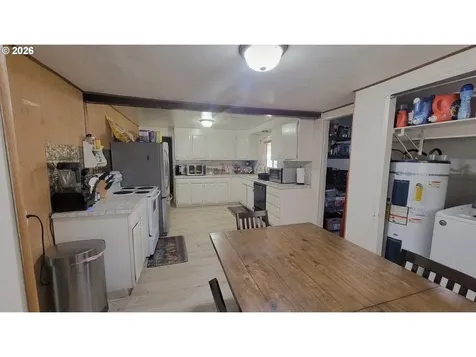 724 NE Laurance Street Myrtle Creek OR 97457