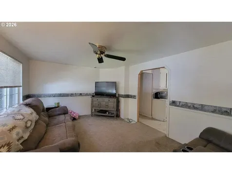 724 NE Laurance Street Myrtle Creek OR 97457