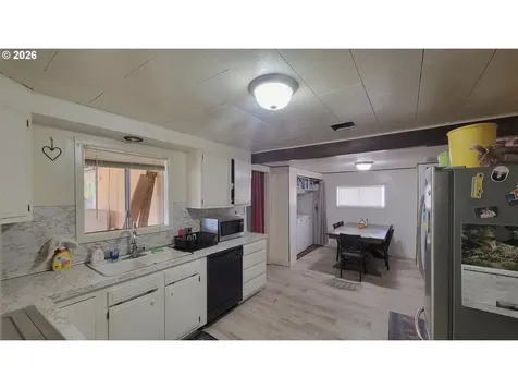 724 NE Laurance Street Myrtle Creek OR 97457