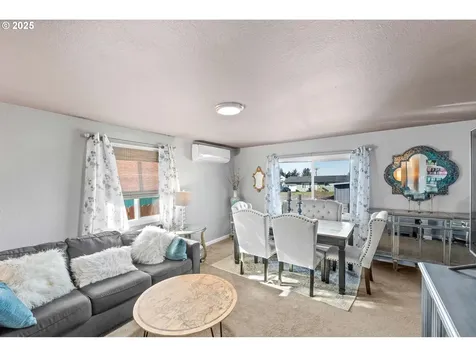 323 S Wall Street Coos Bay OR 97420
