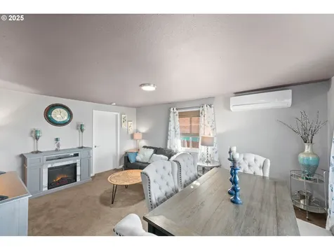 323 S Wall Street Coos Bay OR 97420