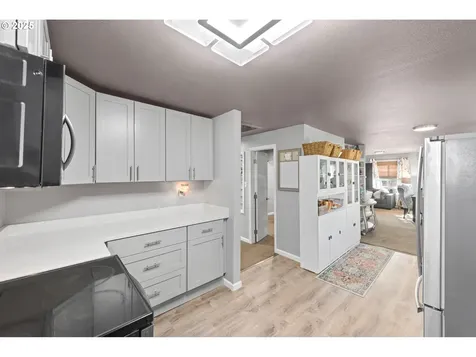 323 S Wall Street Coos Bay OR 97420