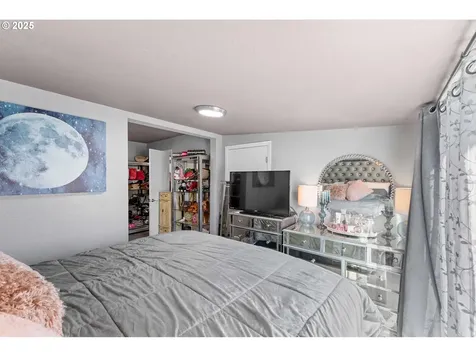 323 S Wall Street Coos Bay OR 97420