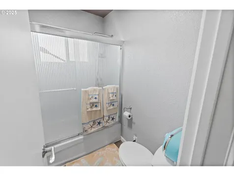 323 S Wall Street Coos Bay OR 97420