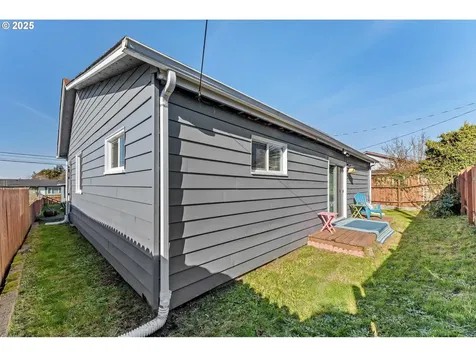 323 S Wall Street Coos Bay OR 97420