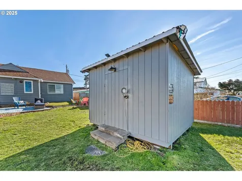 323 S Wall Street Coos Bay OR 97420