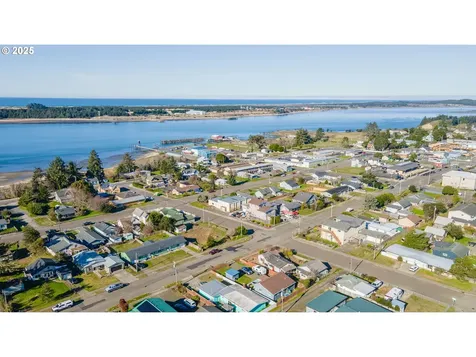 323 S Wall Street Coos Bay OR 97420