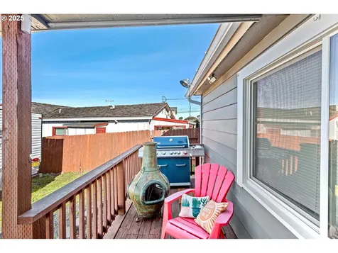 323 S Wall Street Coos Bay OR 97420