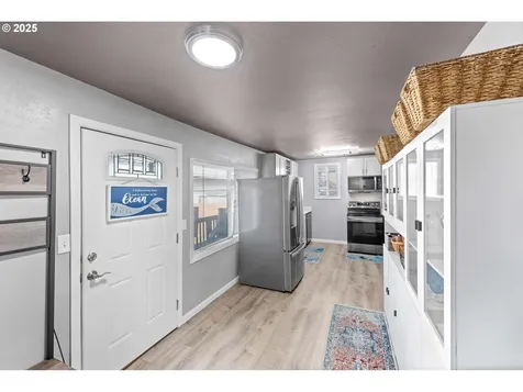 323 S Wall Street Coos Bay OR 97420